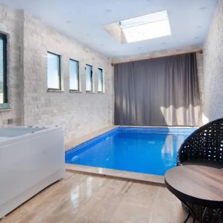 Villa Anemon 4 *